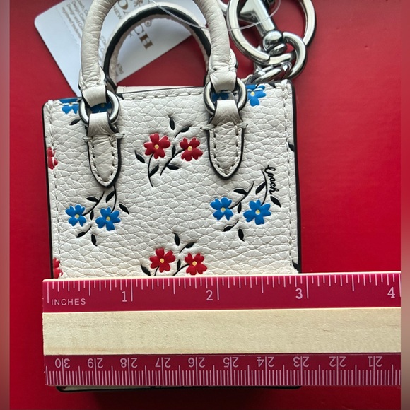 NEW COACH Key holder,Coach White Floral Key & Card Holder - Picture 6 of 9